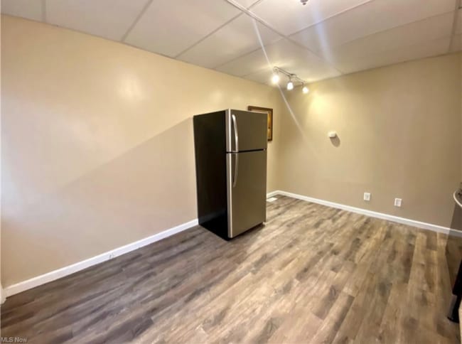 Building Photo - 217 N Huron St