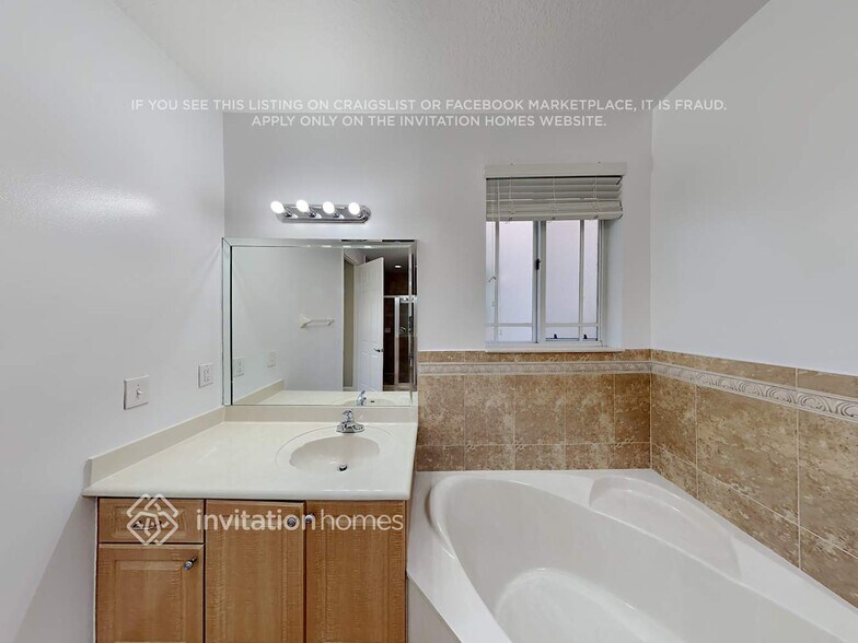 Building Photo - 6401 SW 162nd Ct