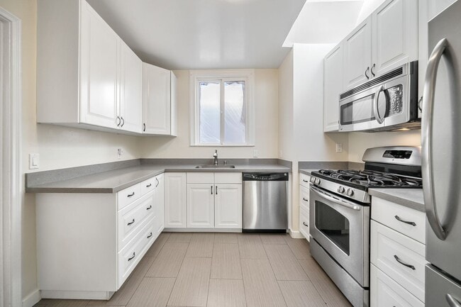 Building Photo - Beautifully updated home in Golden Gate Heights with garage, yard, w/d - 3 br / 2 ba
