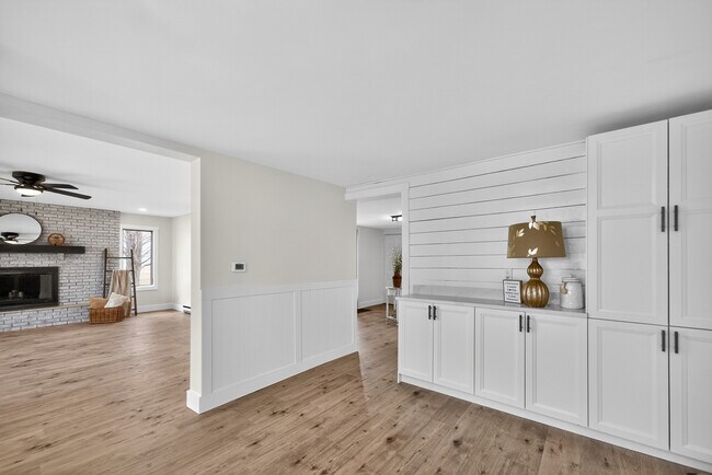 Building Photo - 17093 Somonauk Rd