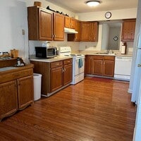 Building Photo - 130 Imperial Ct