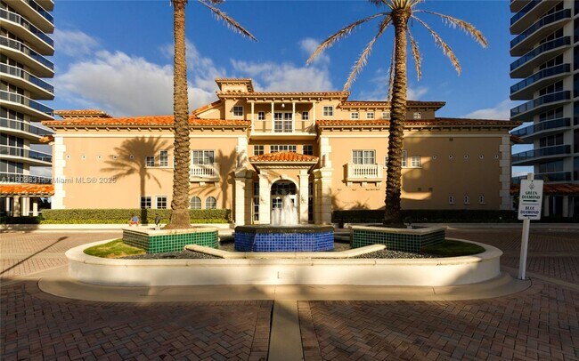 Building Photo - 4775 Collins Ave