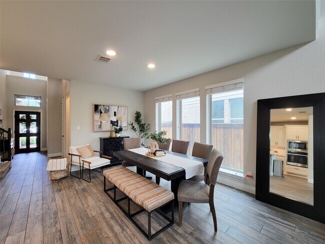 Building Photo - 16030 Muster Oak Dr