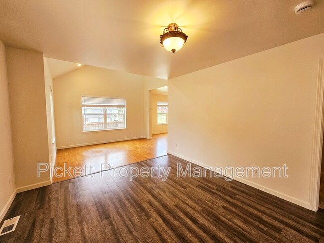 Building Photo - 5206 Del Tormey Pl SE
