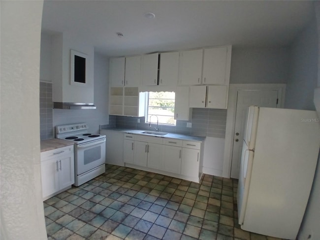 Building Photo - 8509 Claonia St