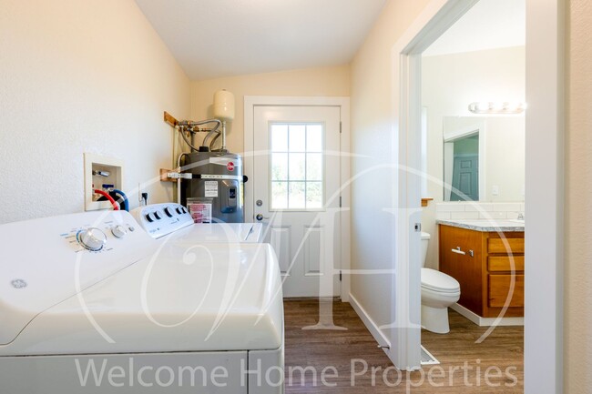 Building Photo - Peaceful Rural Living in Newly Remodeled 3...