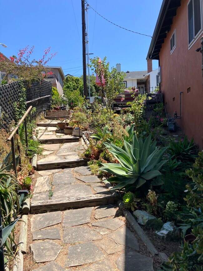 Building Photo - 8301 Zitola Ter