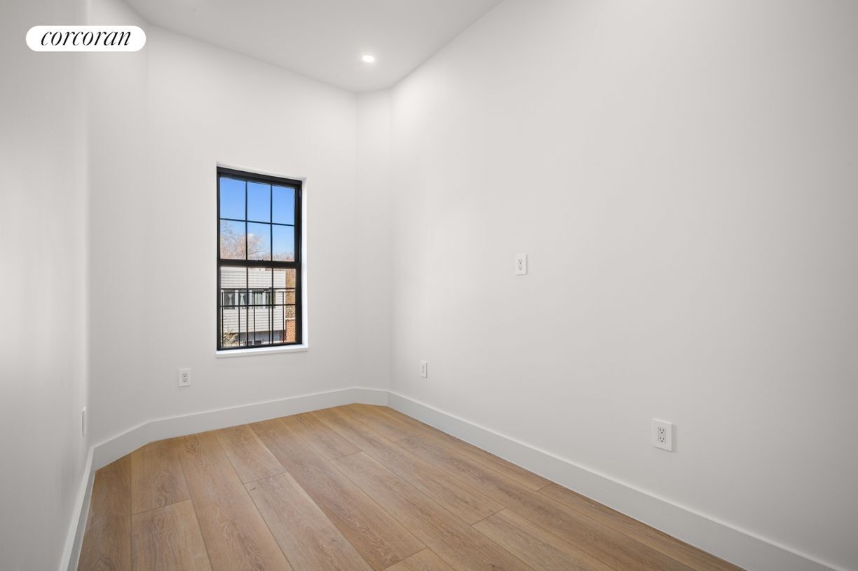 Building Photo - 403 Linden St