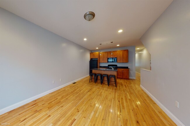 Building Photo - 4 br, 3 bath Triplex - 1846 N 17TH ST Unit A