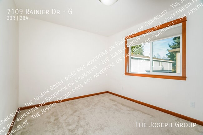 Building Photo - 7109 Rainier Dr