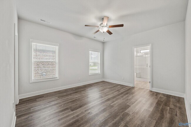 Building Photo - 17246 Chelsea St