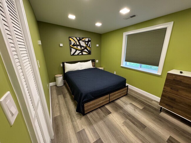 Building Photo - Pet Friendly!!!!