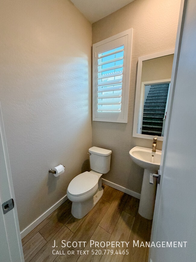 Building Photo - 4604 S Park Grove St