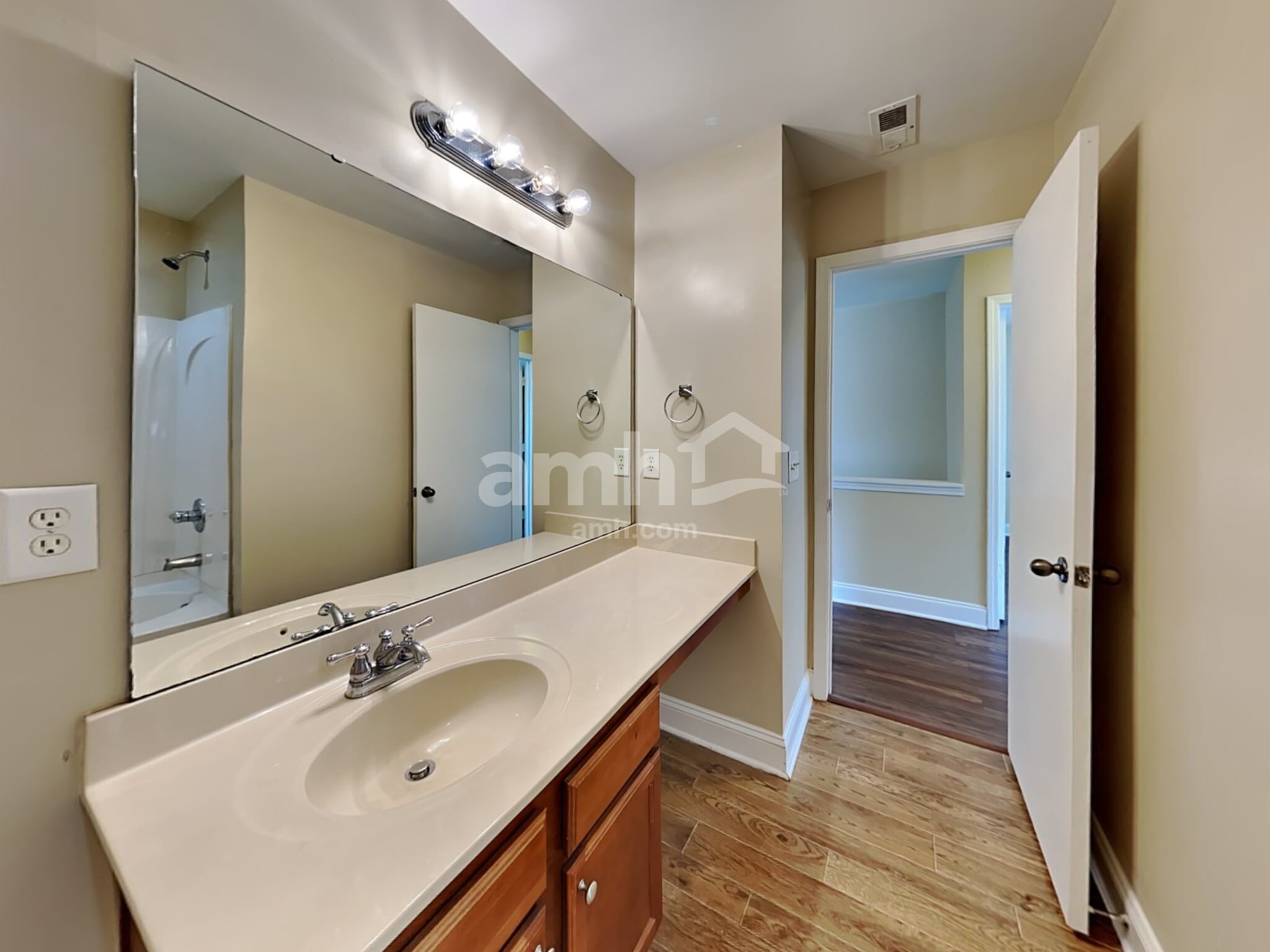 Building Photo - 3770 Marshlane Way