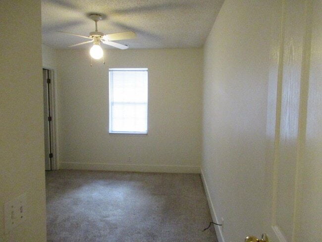 Building Photo - 970 Jessamine Trail