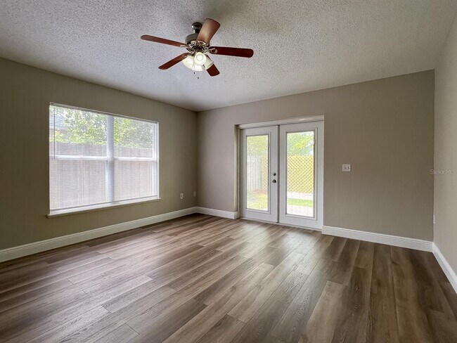 Building Photo - 522 Grand Royal Cir