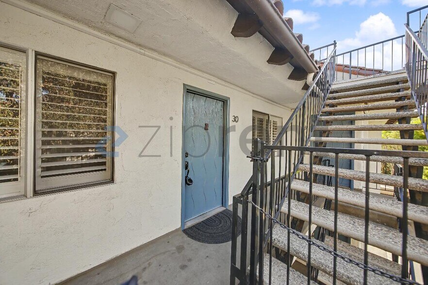 Building Photo - Unit 30