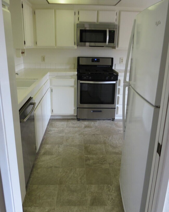 Building Photo - 2 br, 2.5 bath House - 842 Huasna Road