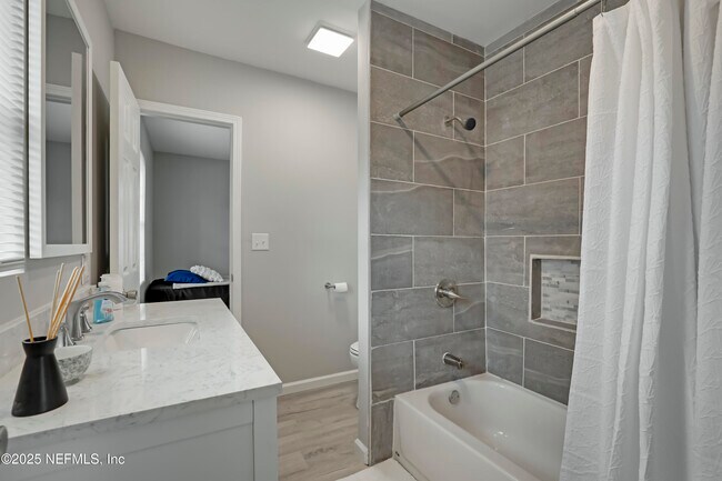 Building Photo - 2908 Broadway Ave