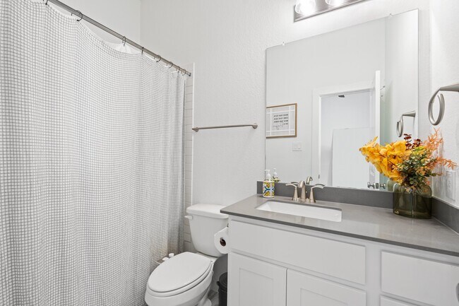 Building Photo - 7615 Blue Finch Ln