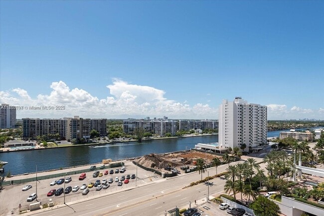 Building Photo - 3505 S Ocean Dr