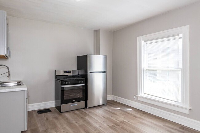 Building Photo - 115 E Foraker St