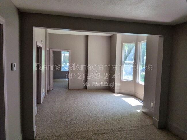 Building Photo - 1810 10th Ave S