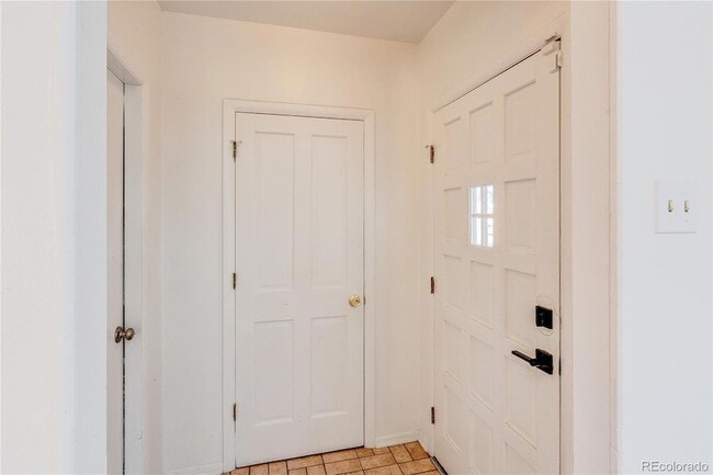 Building Photo - 3273 S Florence Ct