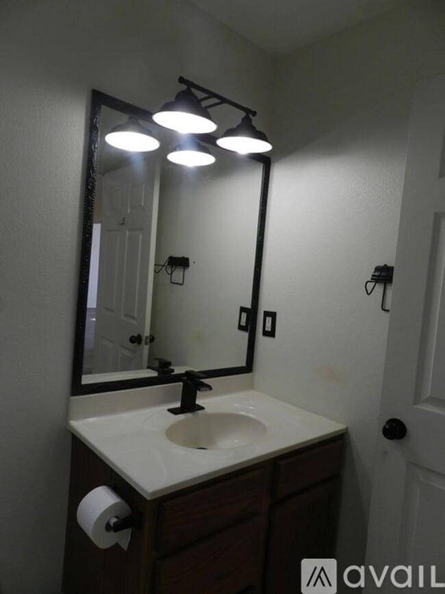 Building Photo - Available March 20th!!!