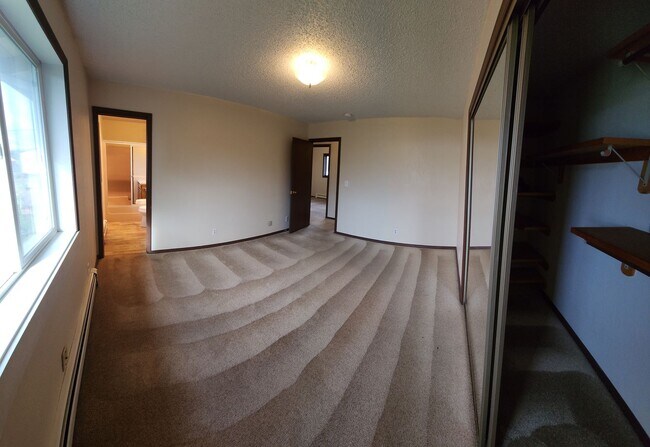 Building Photo - Commerce Duplex