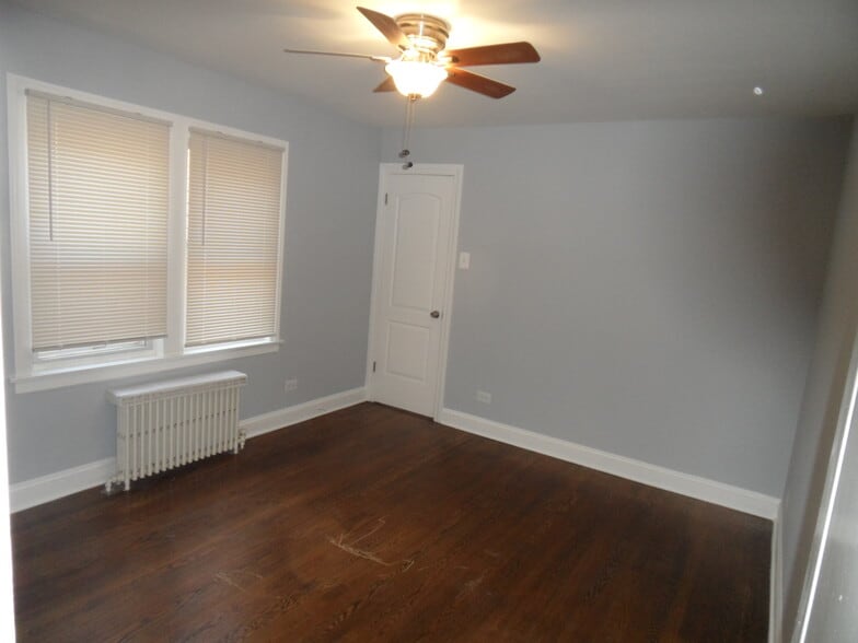 Building Photo - 3759 N Plainfield Ave