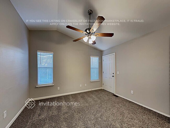 Building Photo - 6010 Grapevine Dr