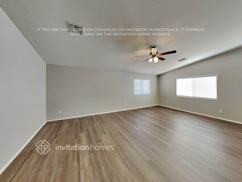 Building Photo - 12813 W Mauna Loa Ln