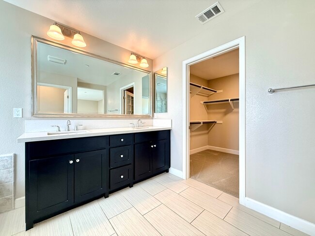 Building Photo - 7107 Oswego Ct