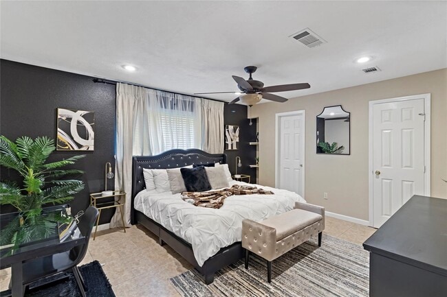 Building Photo - 1405 Delabrook Ct