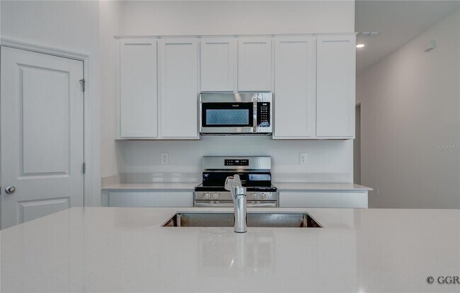 Building Photo - 4986 Worchester Dr