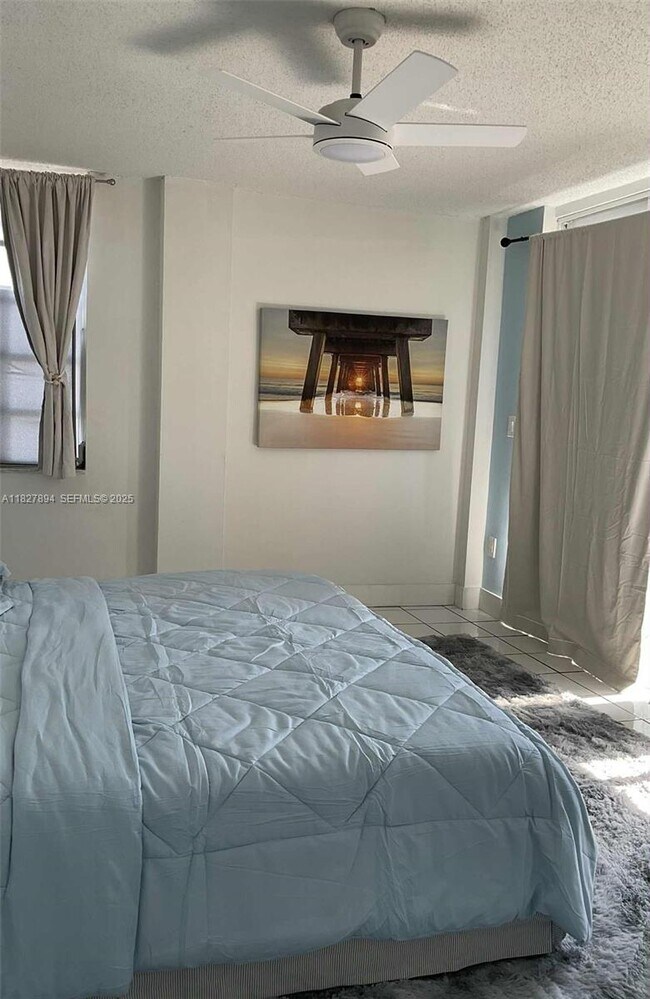 Building Photo - 13390 NE 7th Ave