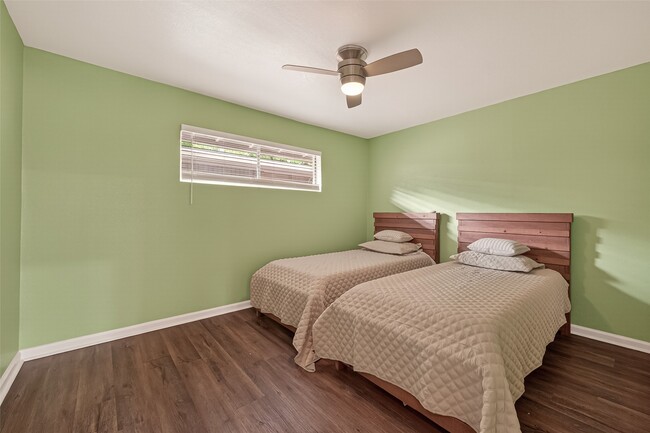 Building Photo - 3934 W Alabama St