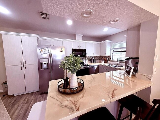 Building Photo - 7218 N Highland Ave