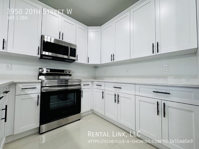 Building Photo - 3950 20th St W