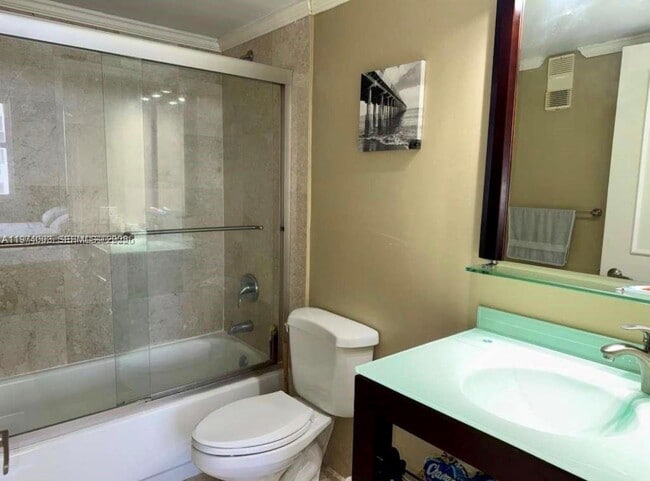 Building Photo - 770 Claughton Island Dr