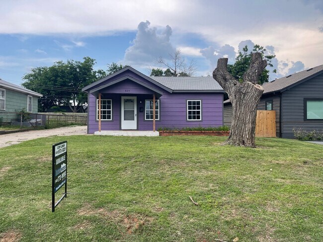 Primary Photo - 824 NW 45th St