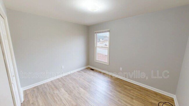 Building Photo - 5B Camino Ln