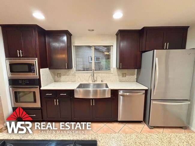 Building Photo - Home for rent in Canyon Crest!