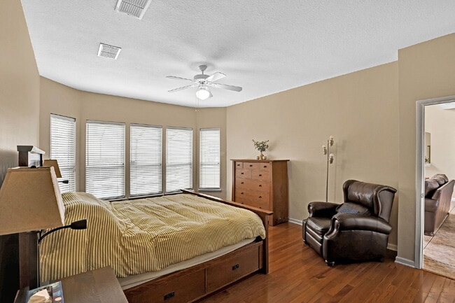 Building Photo - Welcome to your Florida lifestyle! 5 bedro...