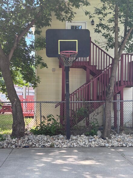 Basketball Hoop - 4 N Pistakee Lake Rd