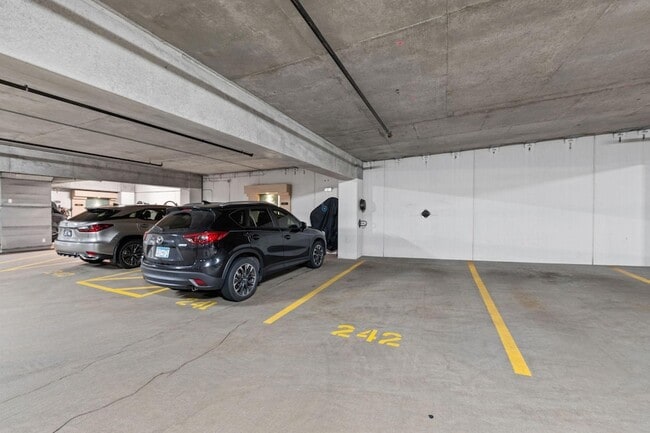 Building Photo - 1008 Portland Ave