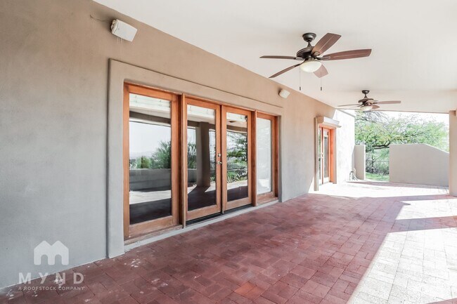 Building Photo - 5727 N PSO Ventoso