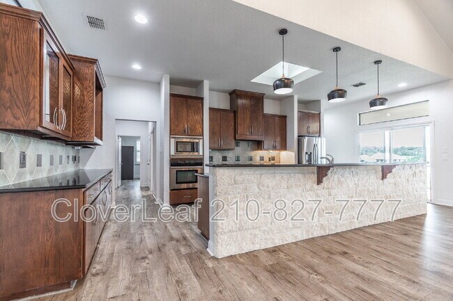 Building Photo - 335 Charon Point