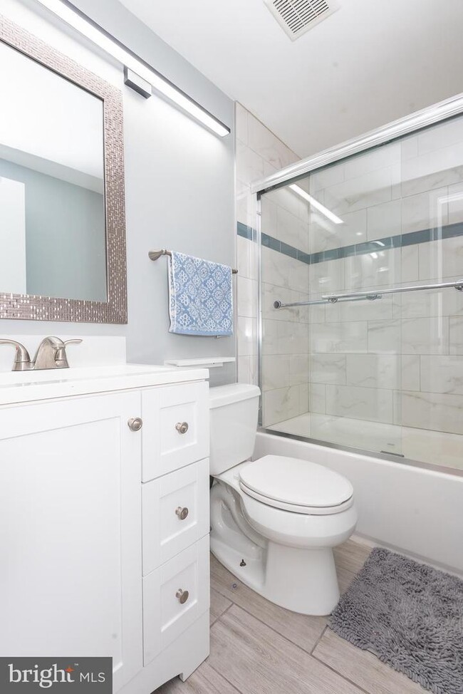 Full Renovated Master Bathroom - 8822 Dowling Park Pl